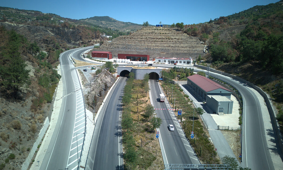 alyon-insaat-projelerımız-ulastırma-altyapısı-projeleri-sabuncubeli-tüneli-ve-baglantı-yolları-galeri-7.jpg