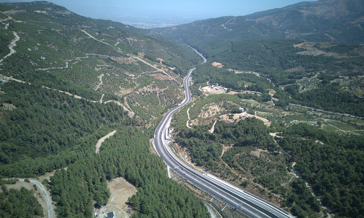 alyon-insaat-projelerımız-ulastırma-altyapısı-projeleri-sabuncubeli-tüneli-ve-baglantı-yolları-galeri.jpg